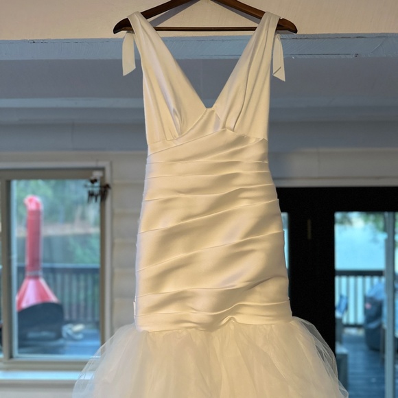 WHITE BY VERA WANG NWT SIZE 2 PLEATED SATIN TULLE ORGANZA WEDDING DRESS - Picture 3 of 16